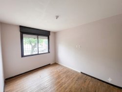 Apartamento térreo com 02 dormitórios no Edifício Cisne 