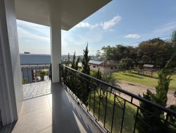 Sobrado com 04 dormitórios sendo 01 suíte no Residencial Terra Verde 