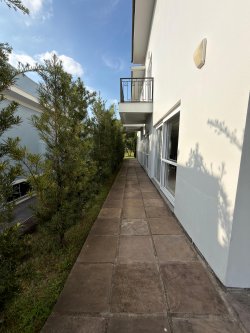 Sobrado com 04 dormitórios sendo 01 suíte no Residencial Terra Verde 