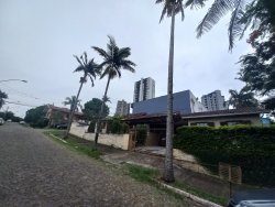 Terreno com construção no bairro Jardim Mauá  