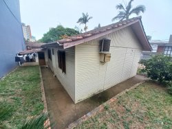 Terreno com construção no bairro Jardim Mauá  