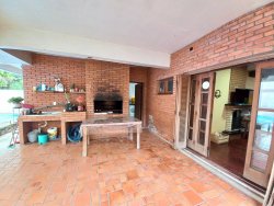 Casa com 03 dormitórios no bairro Jardim Mauá  