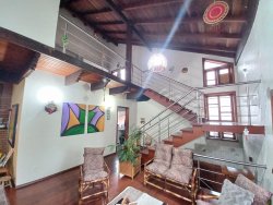 Casa com 03 dormitórios no bairro Jardim Mauá  