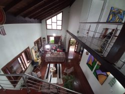 Casa com 03 dormitórios no bairro Jardim Mauá  
