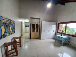 Casa com 03 dormitórios no bairro Jardim Mauá  