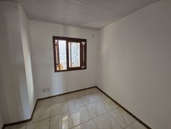 Casa com 02 dormitórios no Bairro Vargas  