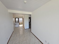 Casa com 02 dormitórios no Bairro Vargas  
