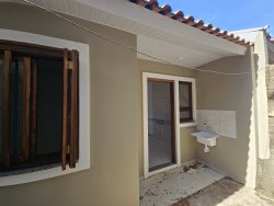 Casa com 02 dormitórios no Bairro Vargas  