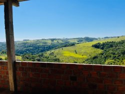 Sitio com 2,00 hectares no bairro Lomba Grande  