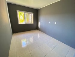 Casa com 02 dormitórios no bairro Lomba Grande 