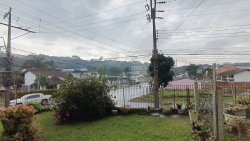 Terreno de esquina com construção no bairro Santo Afonso 