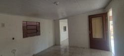 Terreno de esquina com construção no bairro Santo Afonso 