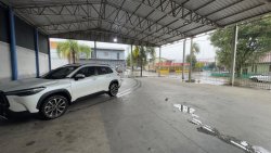 Terreno de esquina com pavilhão e escritório no bairro Liberdade 