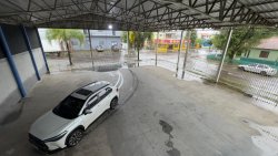 Terreno de esquina com pavilhão e escritório no bairro Liberdade 