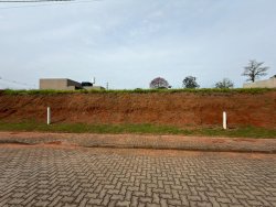 Terreno com 250m² no Condomínio Moradas da Lomba 
