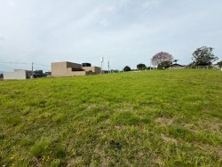 Terreno com 250m² no Condomínio Moradas da Lomba 