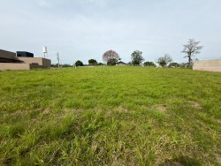 Terreno com 250m² no Condomínio Moradas da Lomba 
