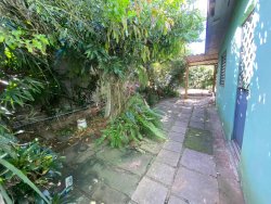 Terreno com construção no bairro Rio Branco 