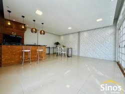 Casa com 04 dormitórios no bairro Pinheiros 