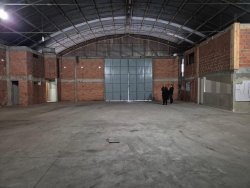 Pavilhão comercial no bairro Rio Branco 