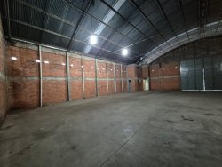 Pavilhão comercial no bairro Rio Branco 