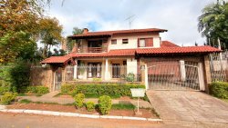 Sobrado com 04 dormitórios (1 suíte) no bairro Jardim Mauá 