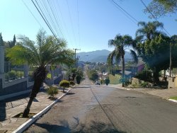Sobrado com 04 dormitórios, 01 suíte no bairro Canudos 