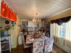 Casa com 02 dormitórios para locação na Lomba Grande 