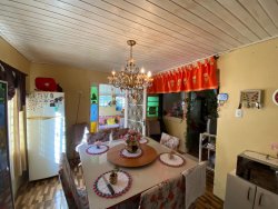 Casa com 02 dormitórios para locação na Lomba Grande 