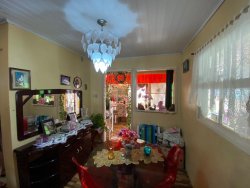 Casa com 02 dormitórios para locação na Lomba Grande 