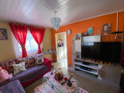 Casa com 02 dormitórios para locação na Lomba Grande 