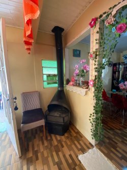 Casa com 02 dormitórios para locação na Lomba Grande 