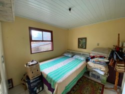 Casa com 02 dormitórios para locação na Lomba Grande 
