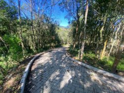 Sítio de 5 hectares na Lomba Grande 