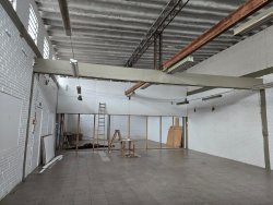 Pavilhão comercial com 315,09m² no bairro São José 