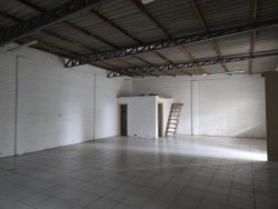 Pavilhão comercial com 315,09m² no bairro São José 