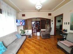 Casa com 04 dormitórios no bairro Ideal 