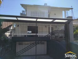 Casa com 05 dormitórios no bairro Guarani 
