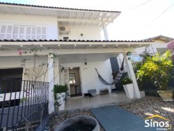 Casa com 05 dormitórios no bairro Guarani 