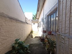 Casa com 03 dormitórios no bairro Capão da Cruz 