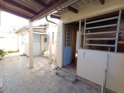 Casa com 03 dormitórios no bairro Capão da Cruz 