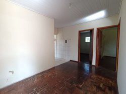 Casa com 03 dormitórios no bairro Capão da Cruz 