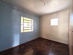 Casa com 03 dormitórios no bairro Capão da Cruz 