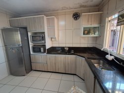 Casa semimobiliada com 03 dormitórios no bairro Rincão 