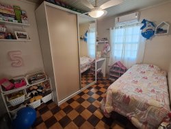 Casa semimobiliada com 03 dormitórios no bairro Rincão 