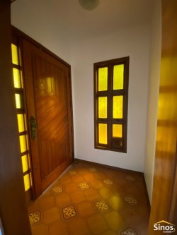 Casa de esquina com 03 dormitórios no bairro Rincão 