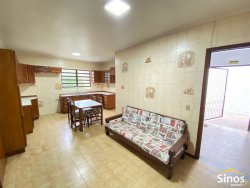 Casa de esquina com 03 dormitórios no bairro Rincão 