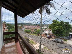 Casa de esquina com 03 dormitórios no bairro Rincão 