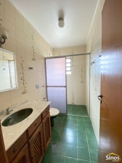 Casa de esquina com 03 dormitórios no bairro Rincão 