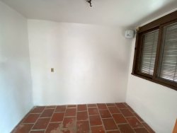 Casa de esquina com 03 dormitórios no bairro Rincão 